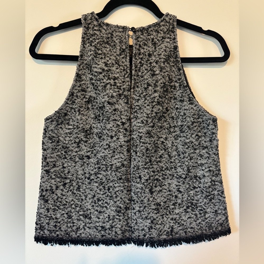 Textured Tank Sweater - Picture 2 of 4